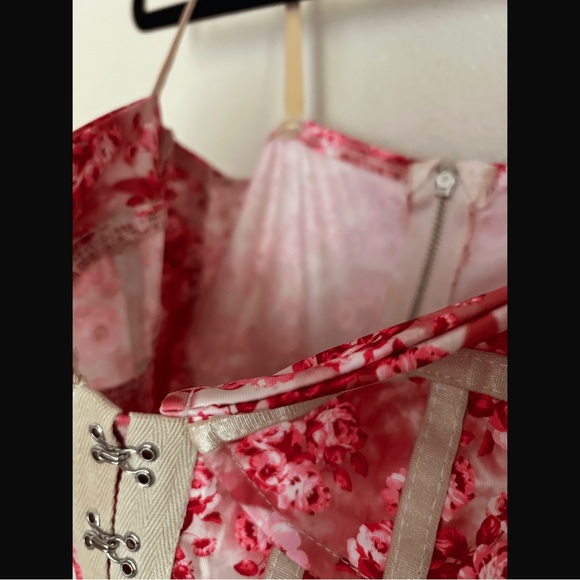 BRAND NEW Pink Floral Crop Top Cami - Picture 3 of 3